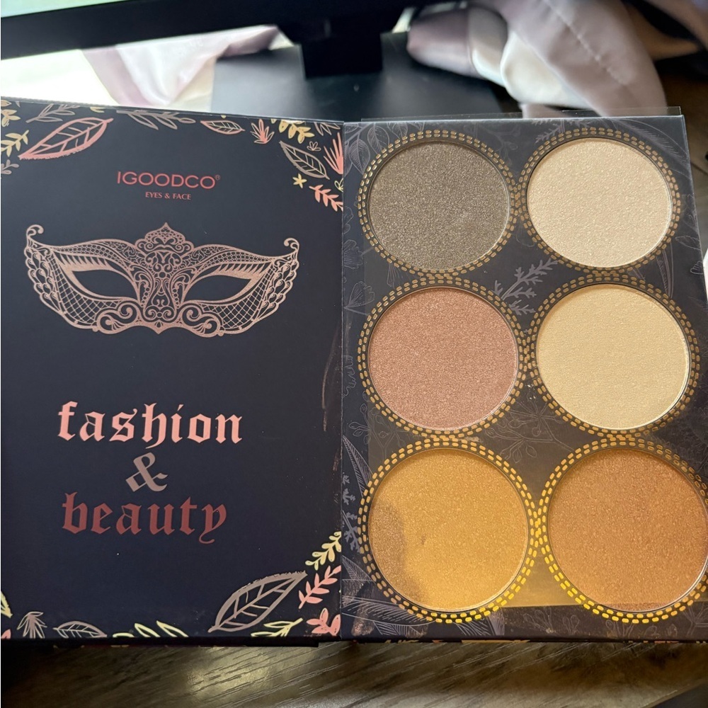 Secret Garden Multi-Color Makeup Palette - Picture 3 of 5